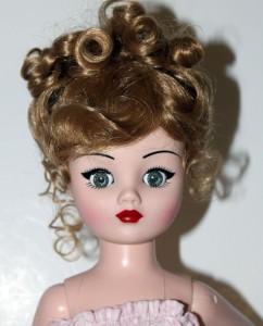 Updo Wig w Bangs & Ringlets size 9, Dark Blonde